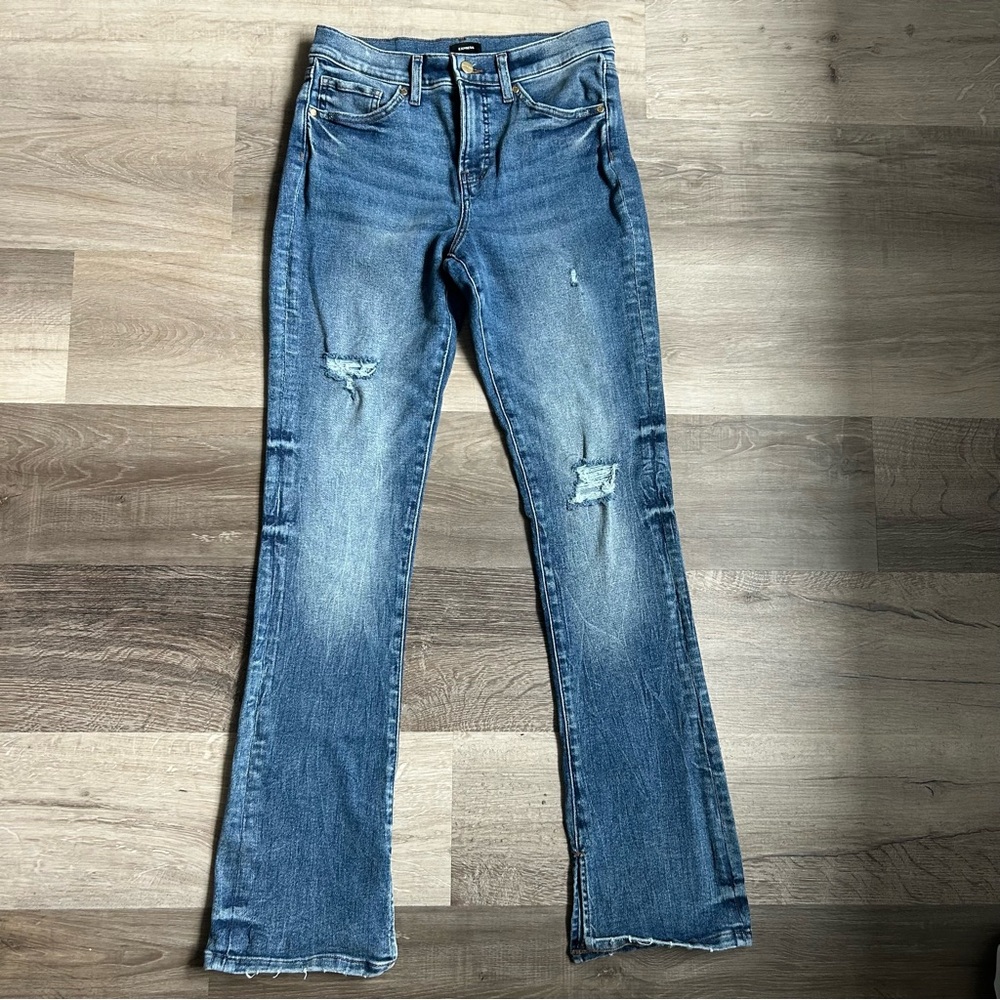 Express Mid Rise Medium Wash Ripped Skyscraper Jeans - Picture 3 of 7